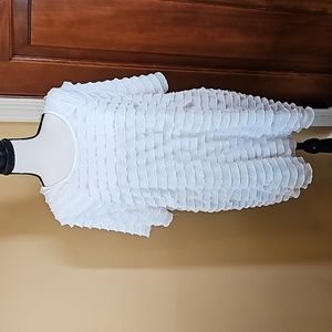 MAGGIE BARNES TOP 1X 18/20 WHITE RUFFLE SHIRT